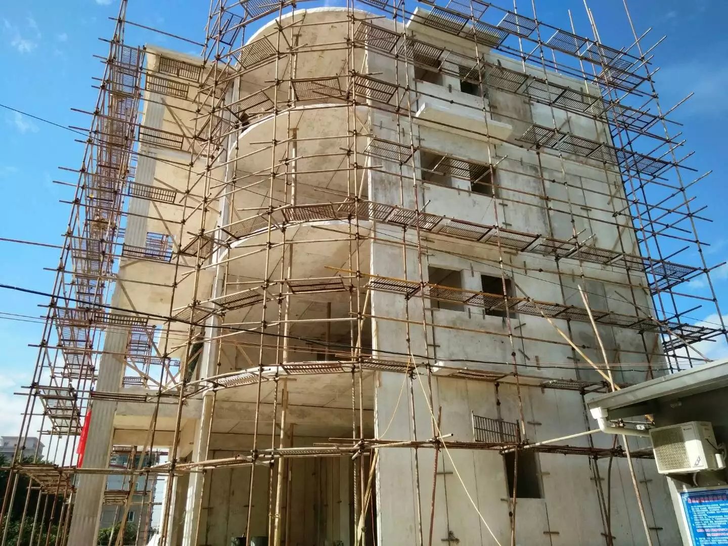 寿宁星河绿色环保装配式建材在福建修建的五层别墅建筑